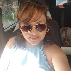 Meet your Posher, Monica